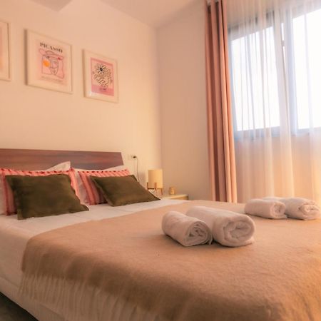 Sunset Apartment - Central Apt With Rooftop Garden Bukarest Exteriör bild