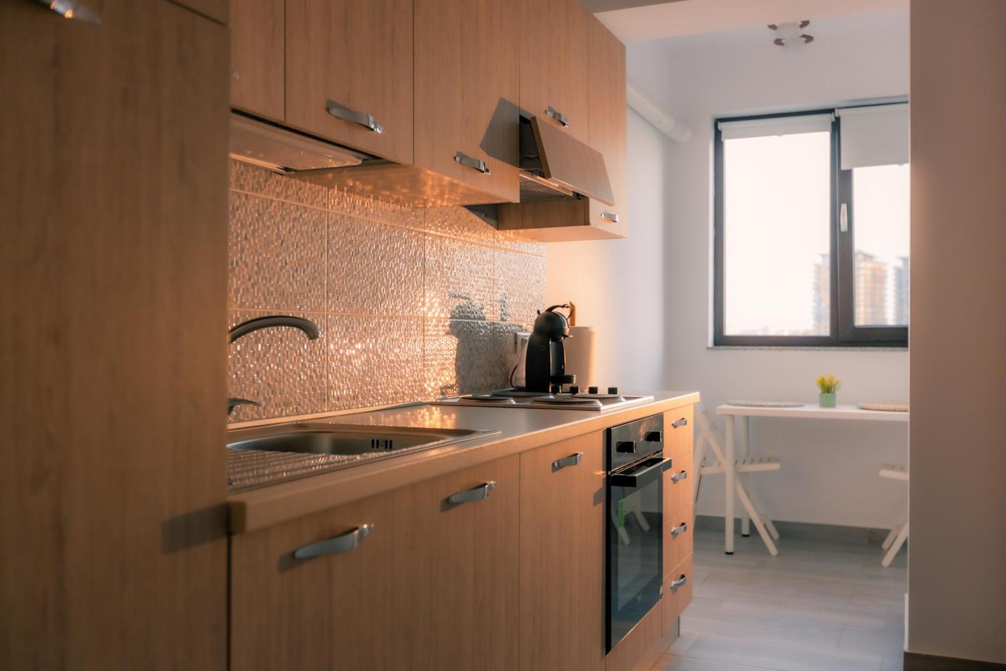 Sunset Apartment - Central Apt With Rooftop Garden Bukarest Exteriör bild